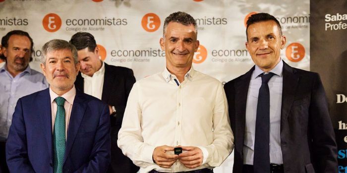 Pablo Gómez, 25 años de colegiación como economista Oftex Empresa Consultora de Exportación